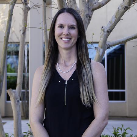 A Dynamic Physical Therapy physical therapist